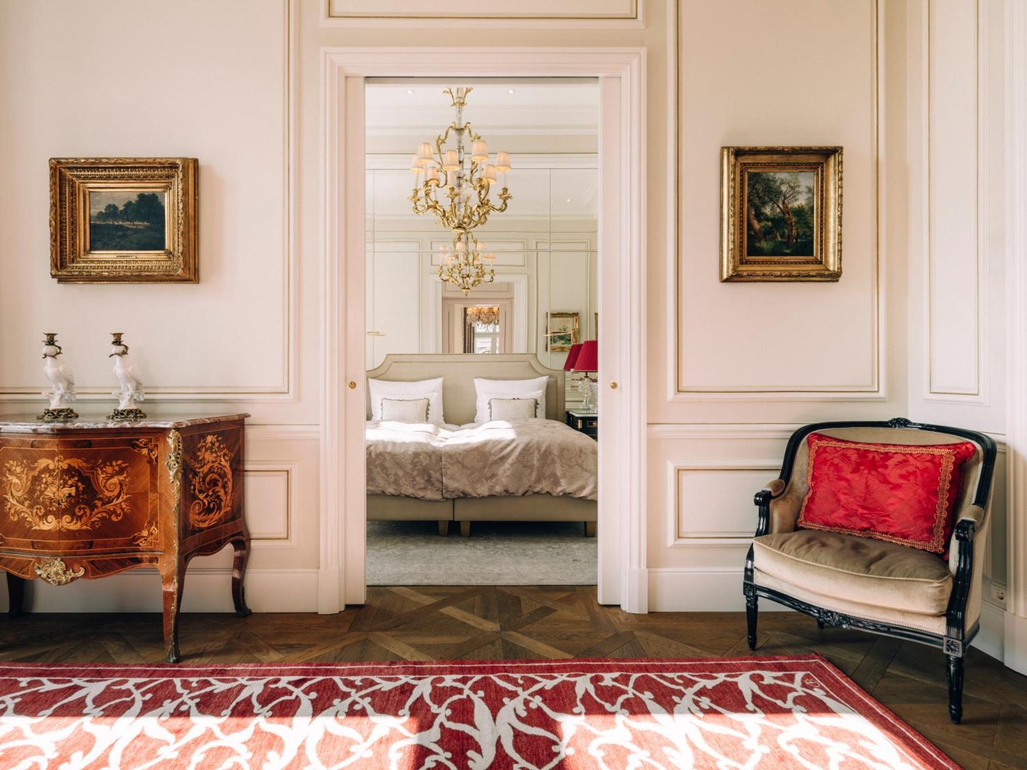 Hotel Sacher Wien Bagian luar foto Interior of the hotel