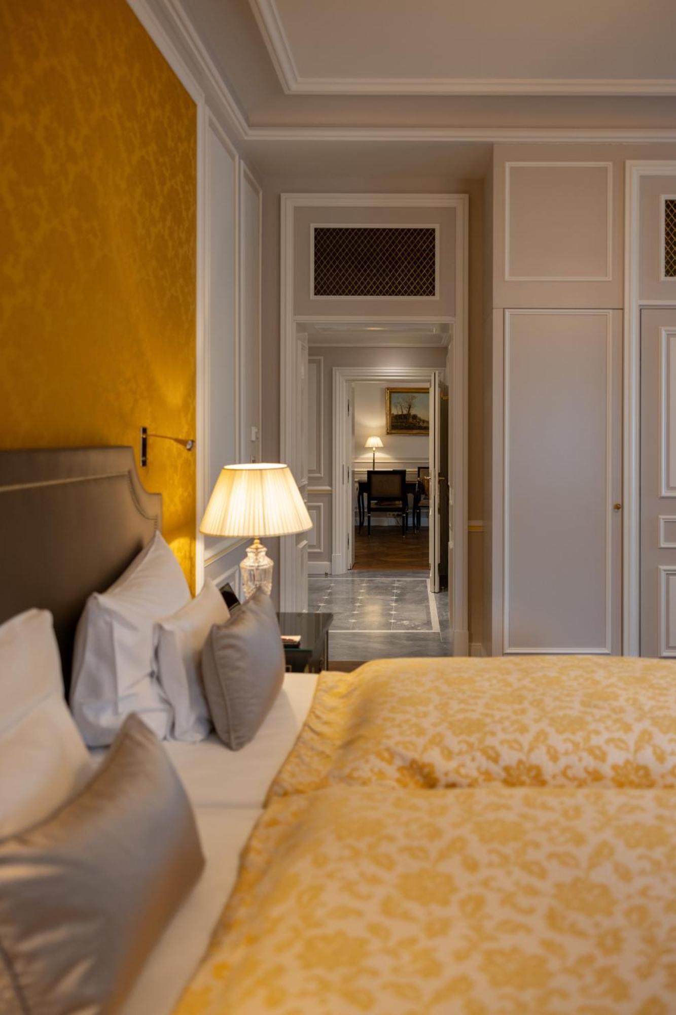 Hotel Sacher Wien Bagian luar foto