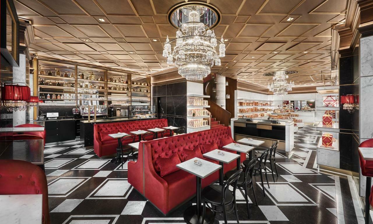 Hotel Sacher Wien Bagian luar foto Interior of the restaurant